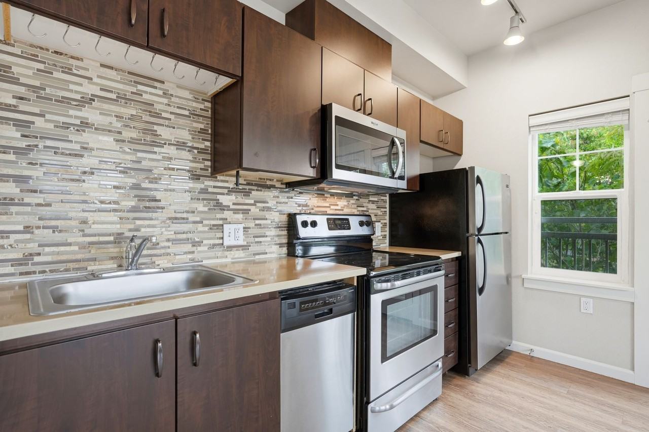 Sellwood Apartments - Photo 2 of 26