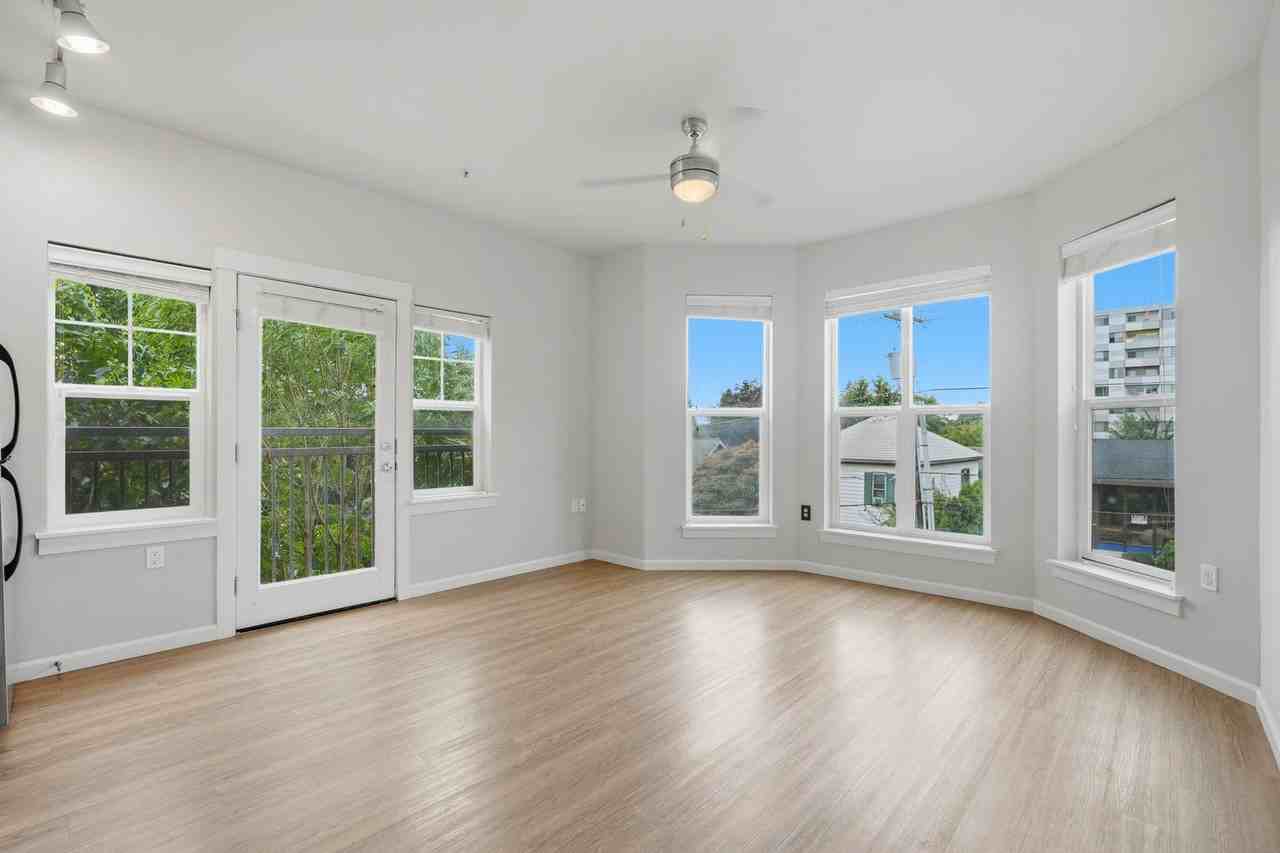 Sellwood Apartments - Photo 4 of 26