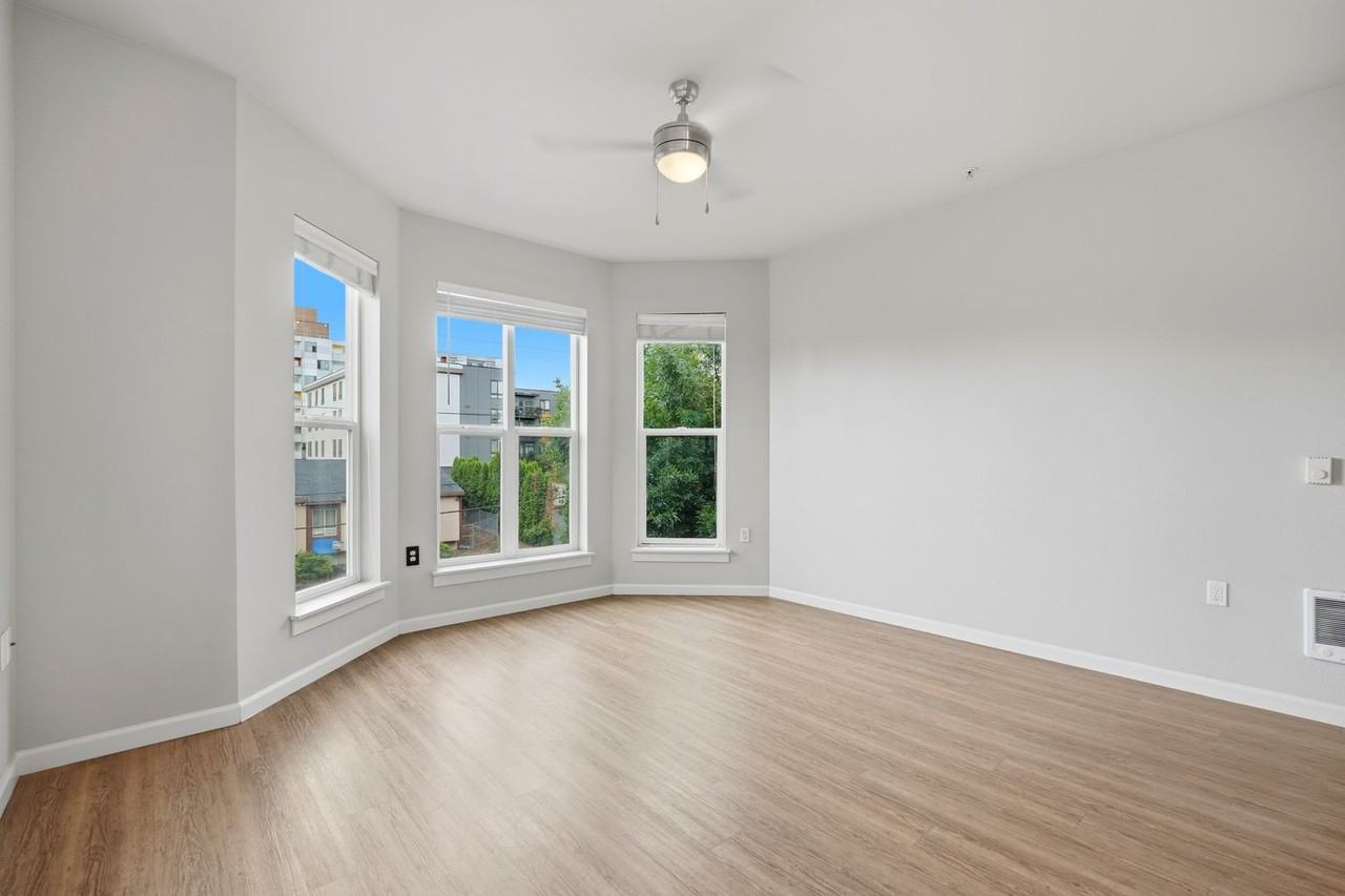 Sellwood Apartments - Photo 6 of 26