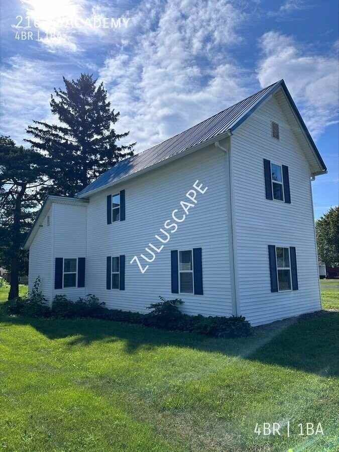 216 Academy Ave - Photo 2 of 16
