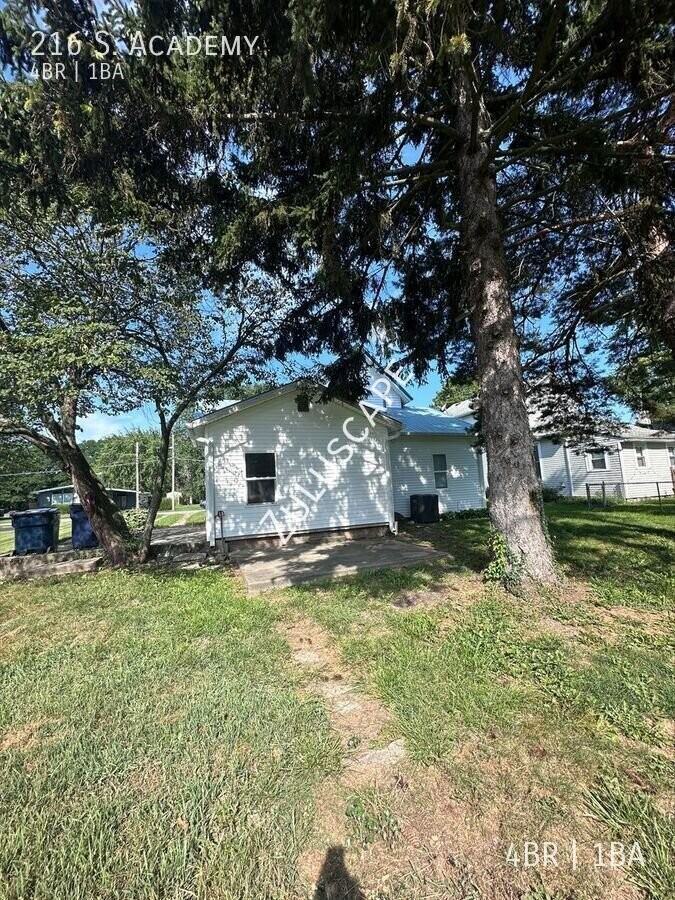 216 Academy Ave - Photo 4 of 16