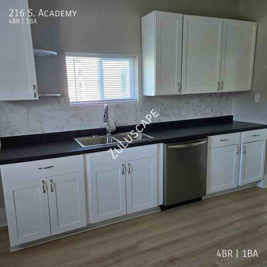 216 Academy Ave - Photo 6 of 16