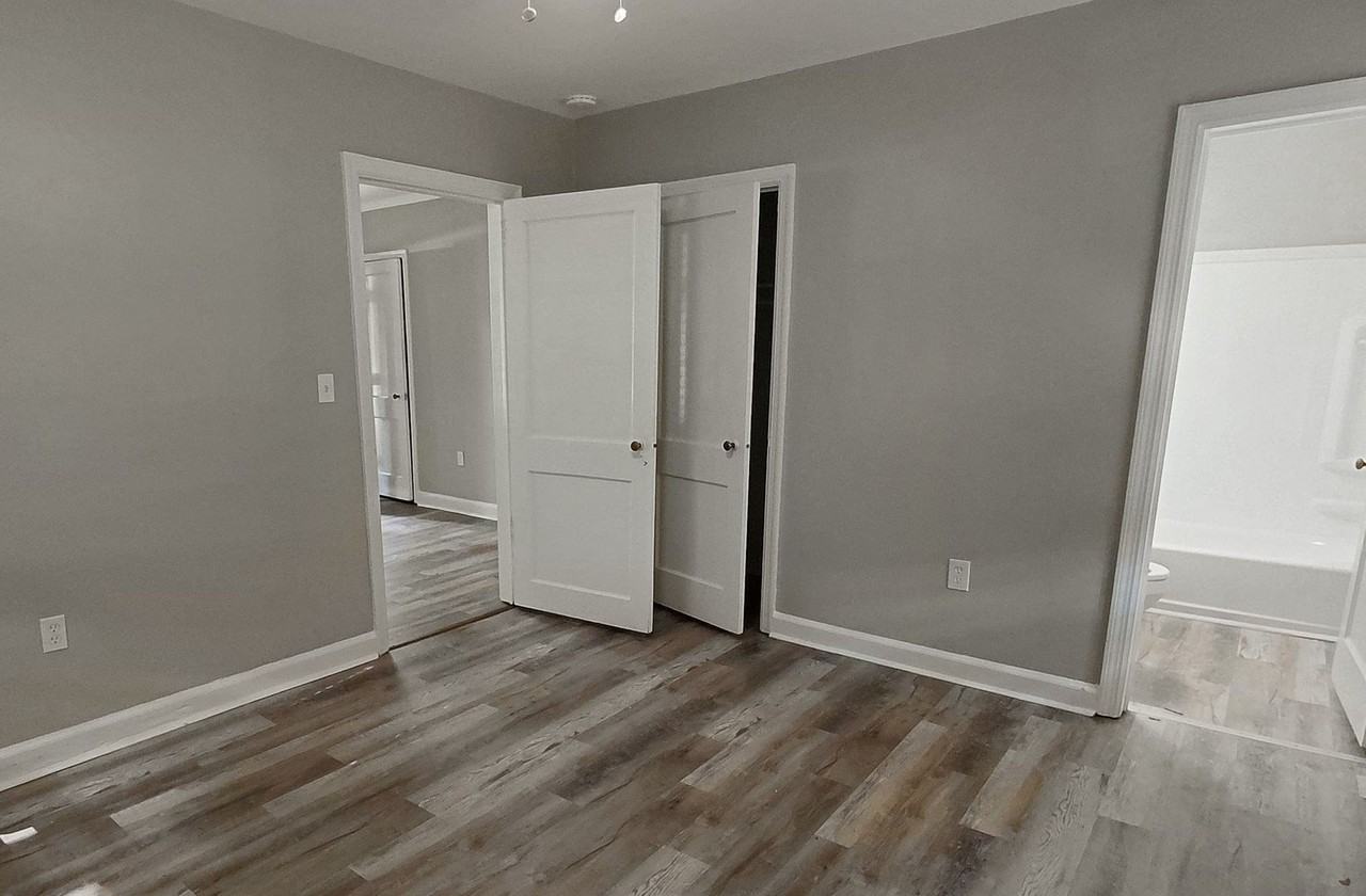 Historic Brookwood Apartments - Photo 4 of 10