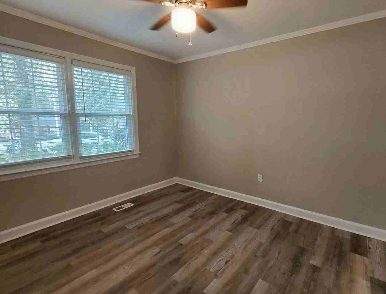 Historic Brookwood Apartments - Photo 6 of 10
