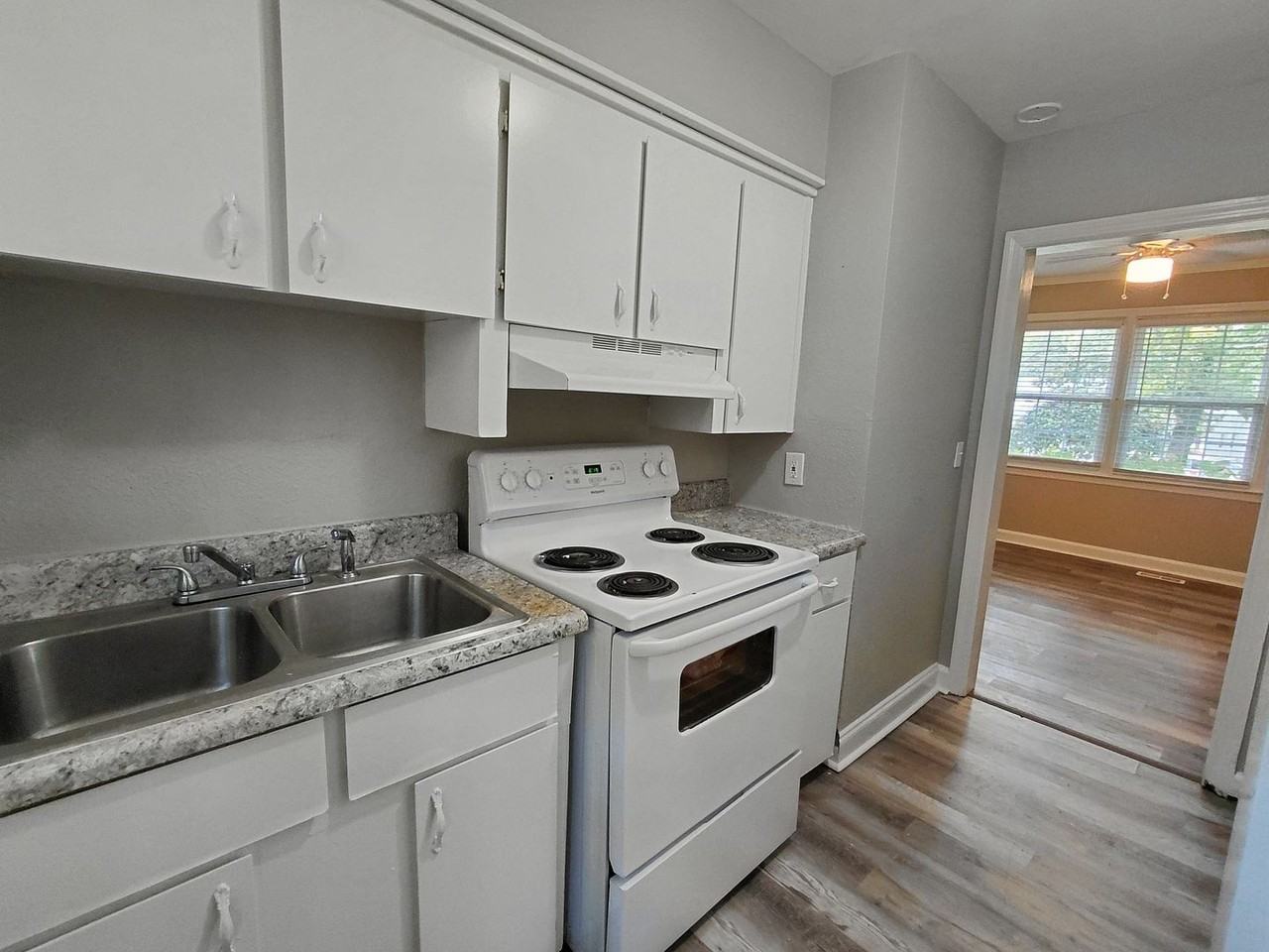 Historic Brookwood Apartments - Photo 7 of 10
