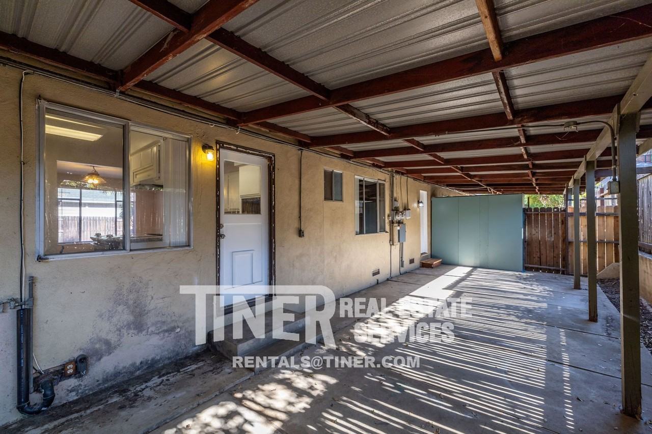 7851 Winding Way - Photo 7 of 37