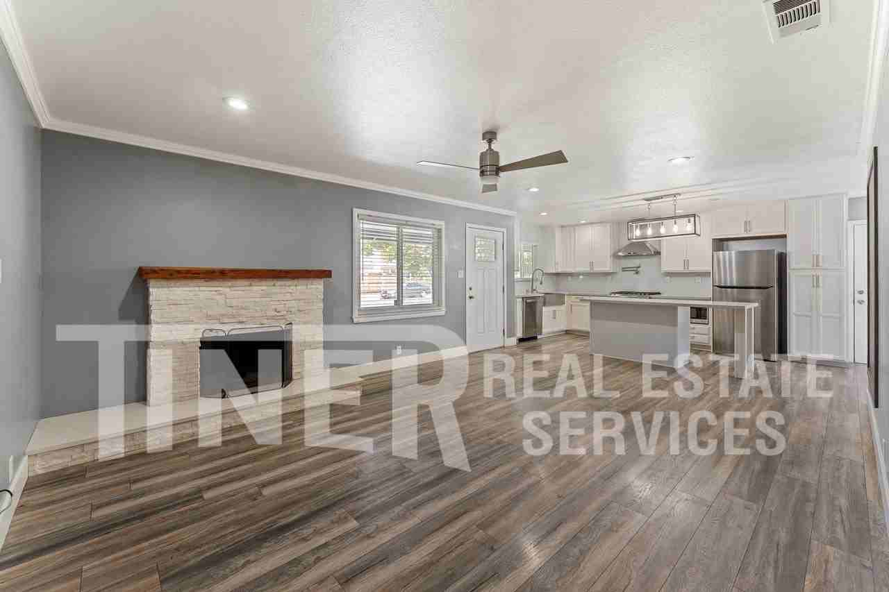 1107 Meadow Rd - Photo 2 of 26
