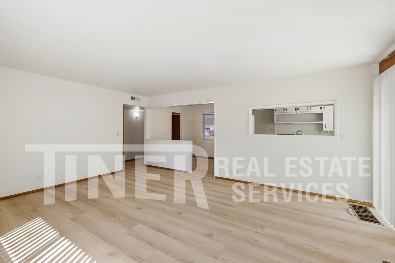 3841 Marshall Ave - Photo 6 of 26