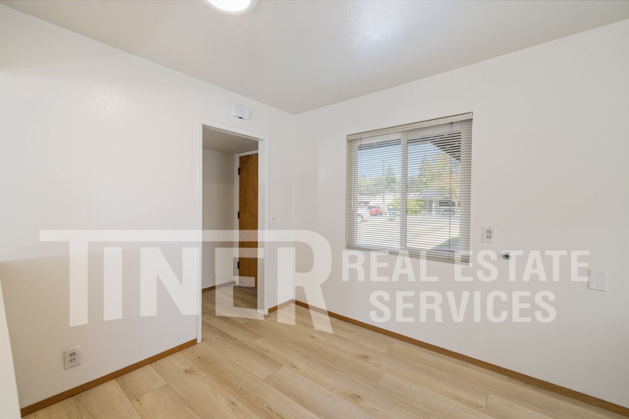3841 Marshall Ave - Photo 7 of 26