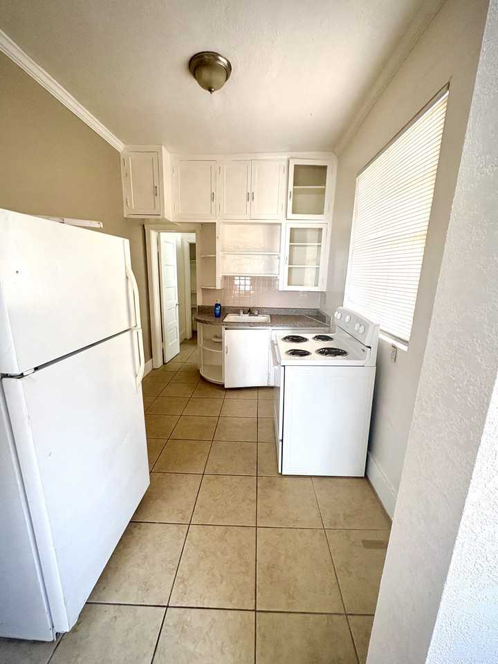 1210 Randolph Dr #3 - Photo 3 of 5