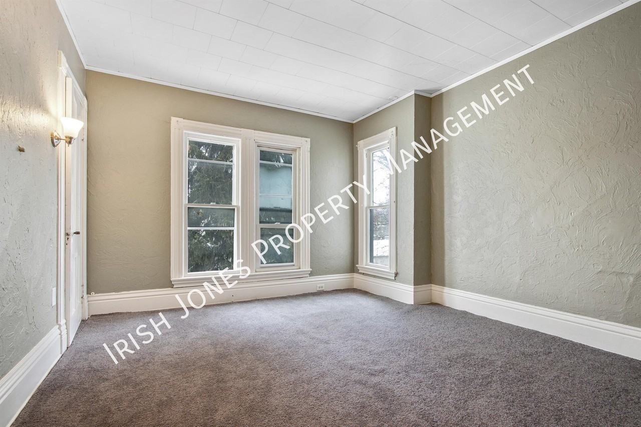 271 Locust St #4 - Photo 6 of 18