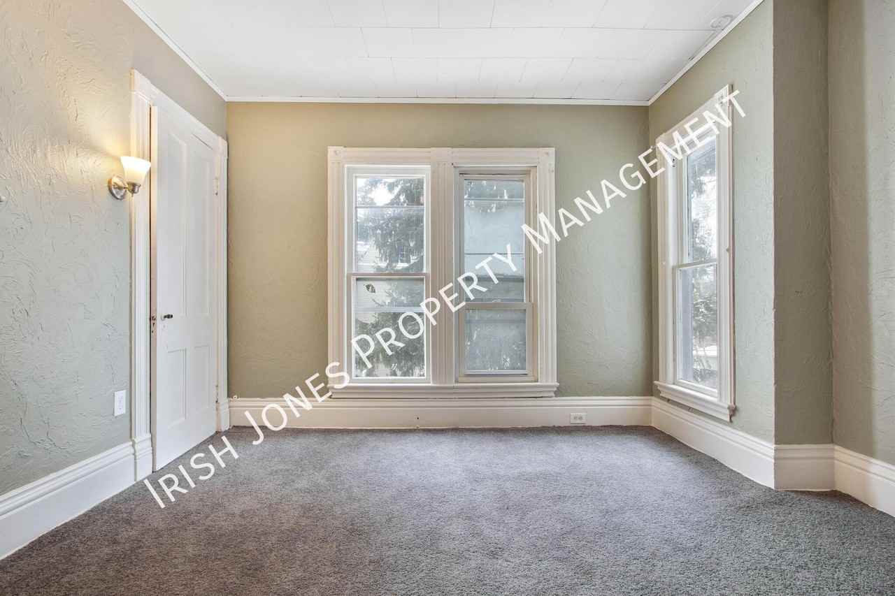 271 Locust St #4 - Photo 7 of 18
