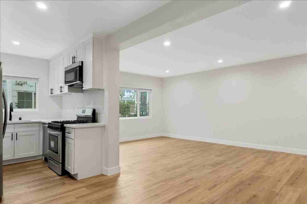1347 N Las Palmas Ave #03 - Photo 3 of 17