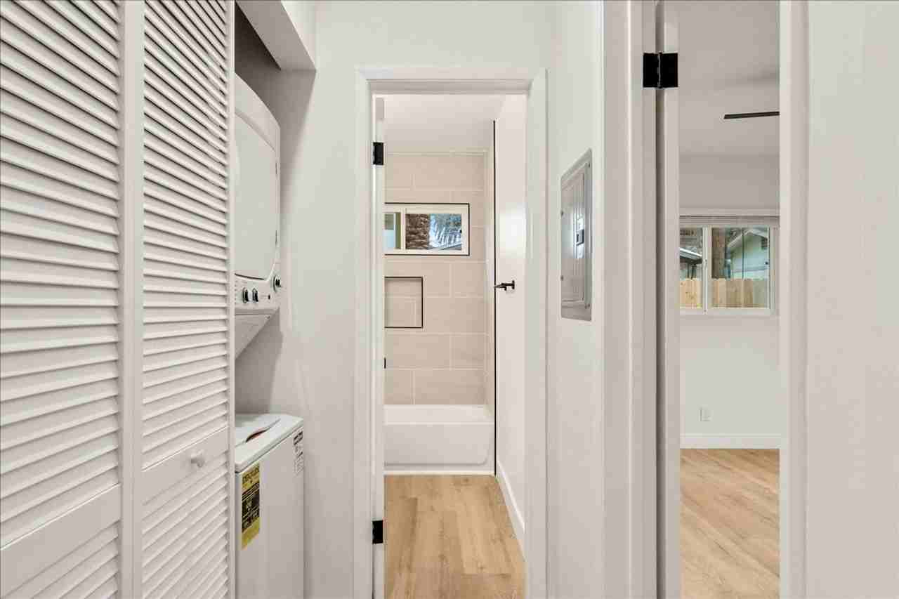 1347 N Las Palmas Ave #03 - Photo 7 of 17