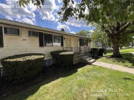 featured image of Lancaster & Boxwood Drive #B