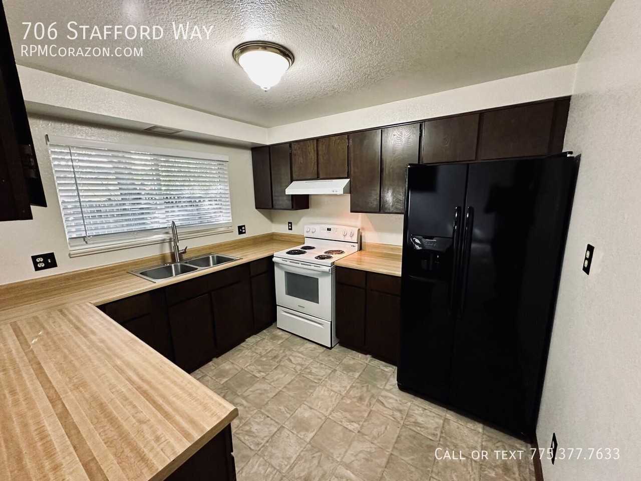 706 Stafford Way - Photo 7 of 17