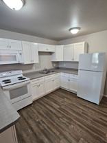 Plaza View Apartments - Photo 1 of 1
