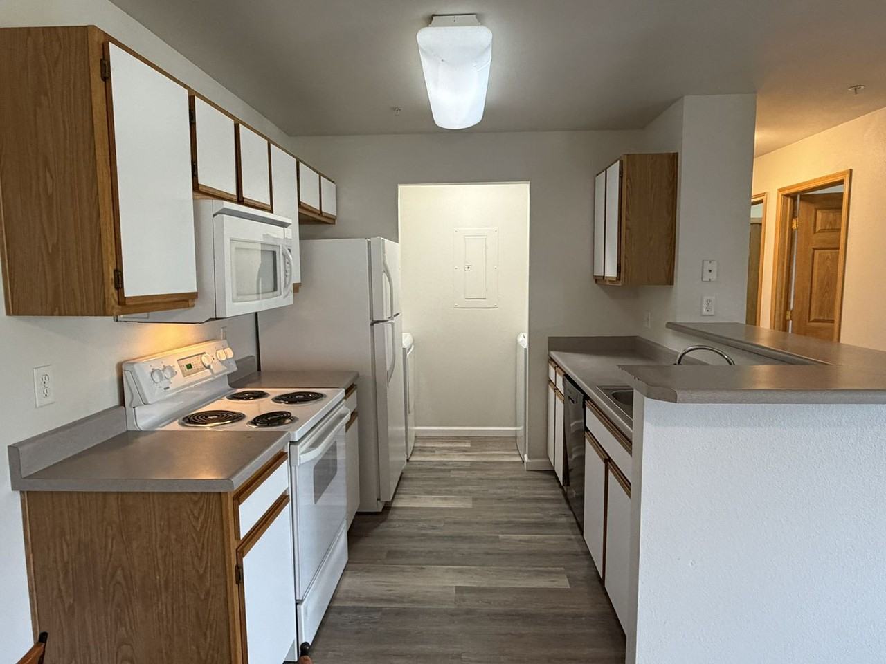 2226 2226 W Eliabeth Street C204 - Photo 4 of 13