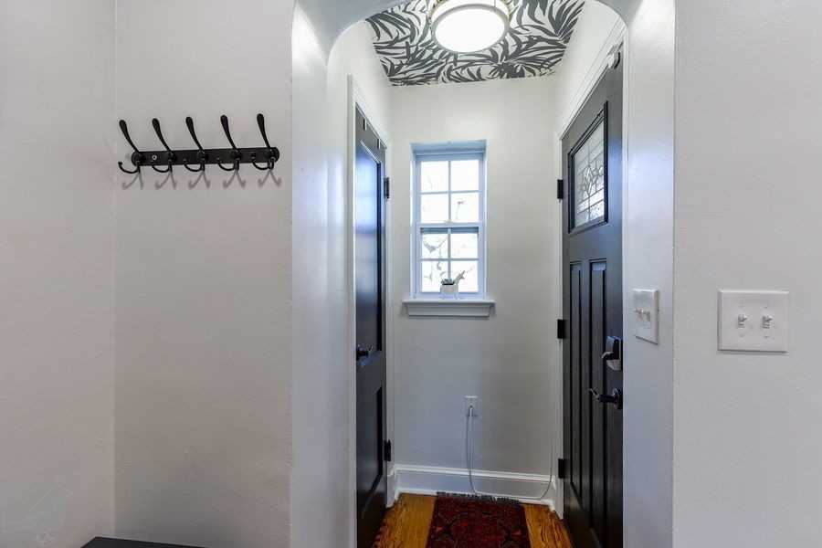 3951 Alabama Ave Se - Photo 5 of 50