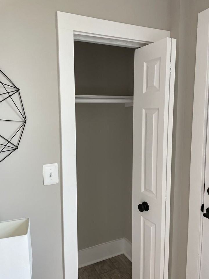 1238 Queen St Ne #4 - Photo 4 of 12