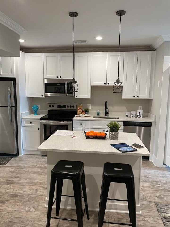 1238 Queen St Ne #4 - Photo 6 of 12