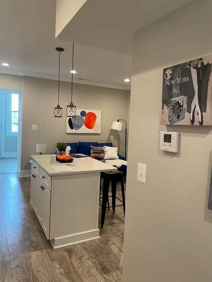 1238 Queen St Ne #4 - Photo 7 of 12