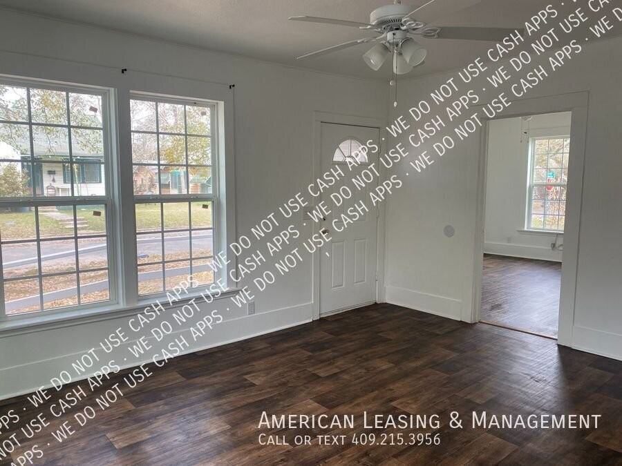 134 Southend Blvd - Photo 4 of 27