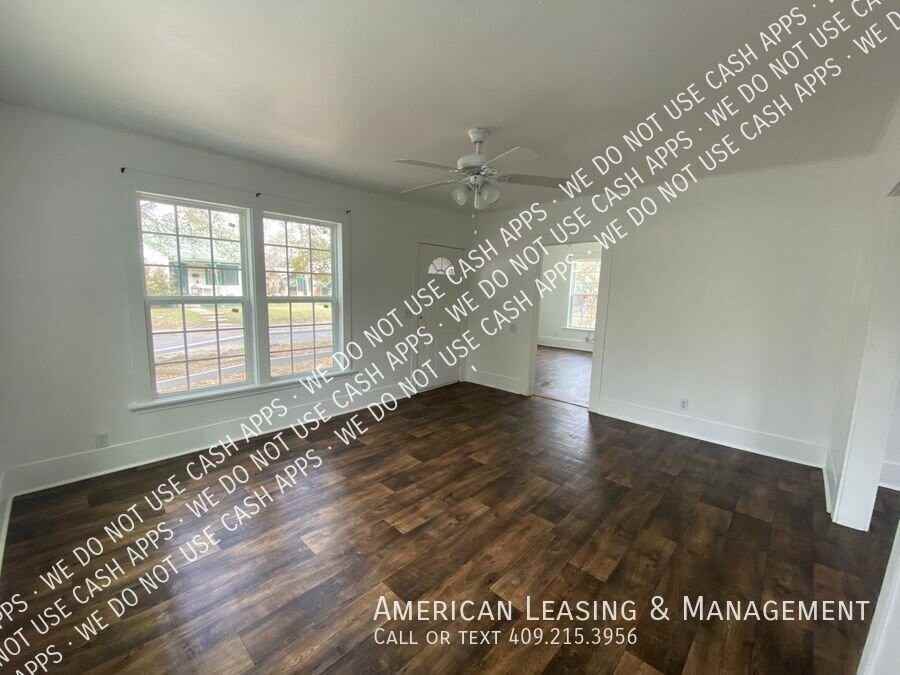 134 Southend Blvd - Photo 5 of 27