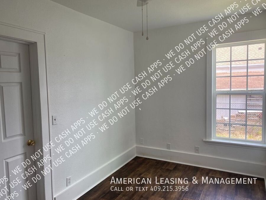 134 Southend Blvd - Photo 2 of 27