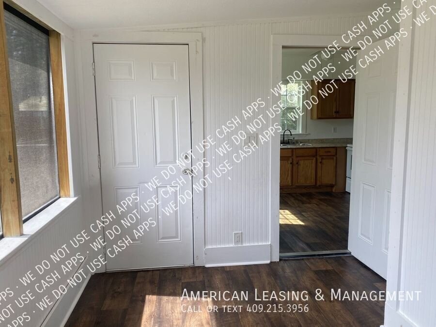 134 Southend Blvd - Photo 5 of 27