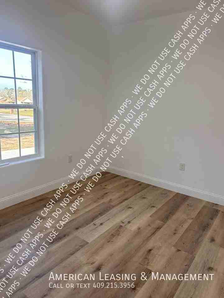 1003 Lynn St #C - Photo 3 of 8