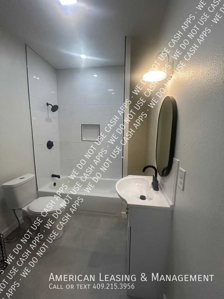 610 S Church St - Photo 6 of 11