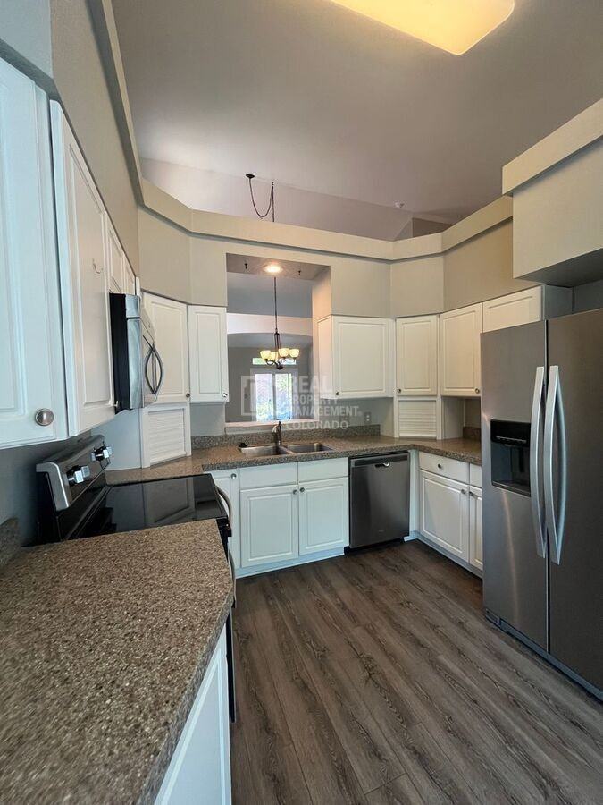 9850 Carmel Ct - Photo 4 of 29