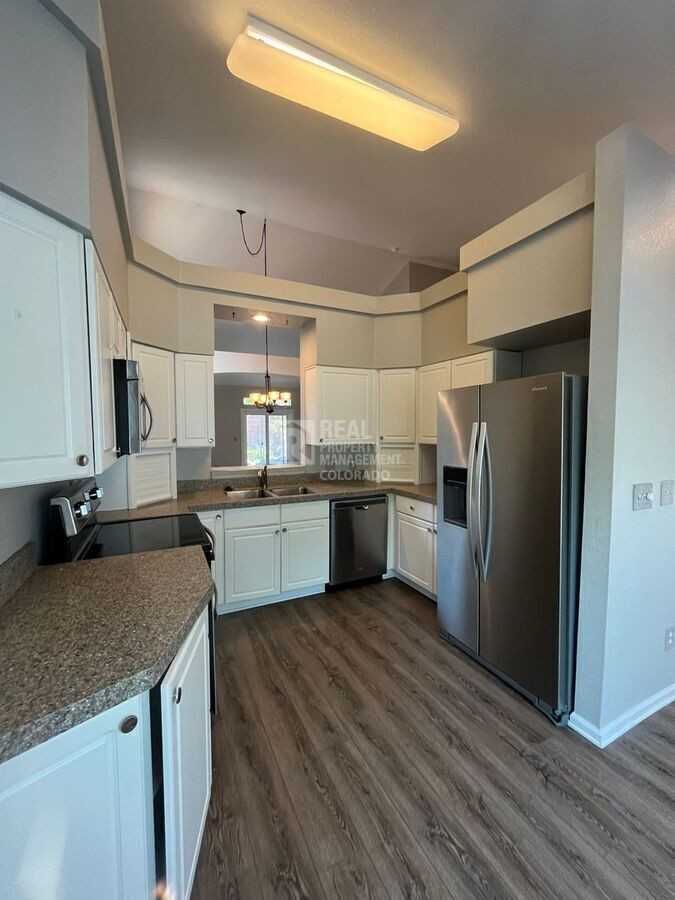 9850 Carmel Ct - Photo 5 of 29