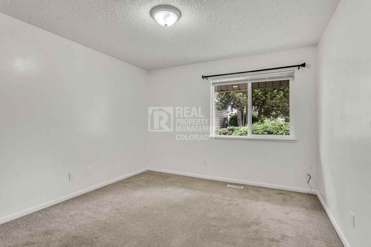 2471 S Xanadu Way #B - Photo 4 of 9