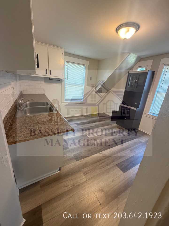 188 Greene St #2ndFL - Photo 7 of 19