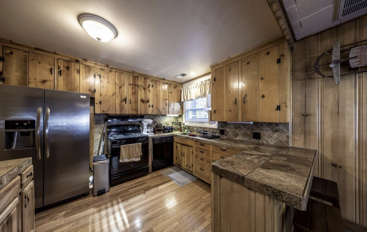 2580 Rose Ave #NA - Photo 3 of 14