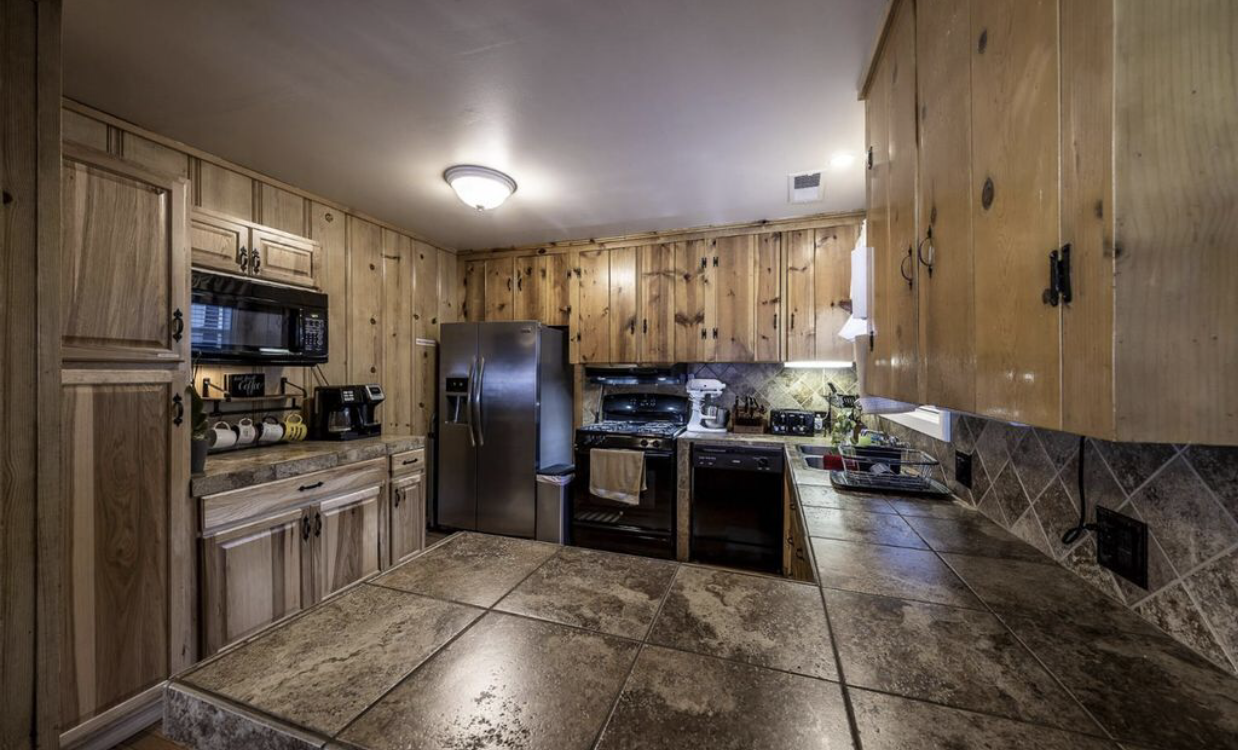 2580 Rose Ave #NA - Photo 4 of 14