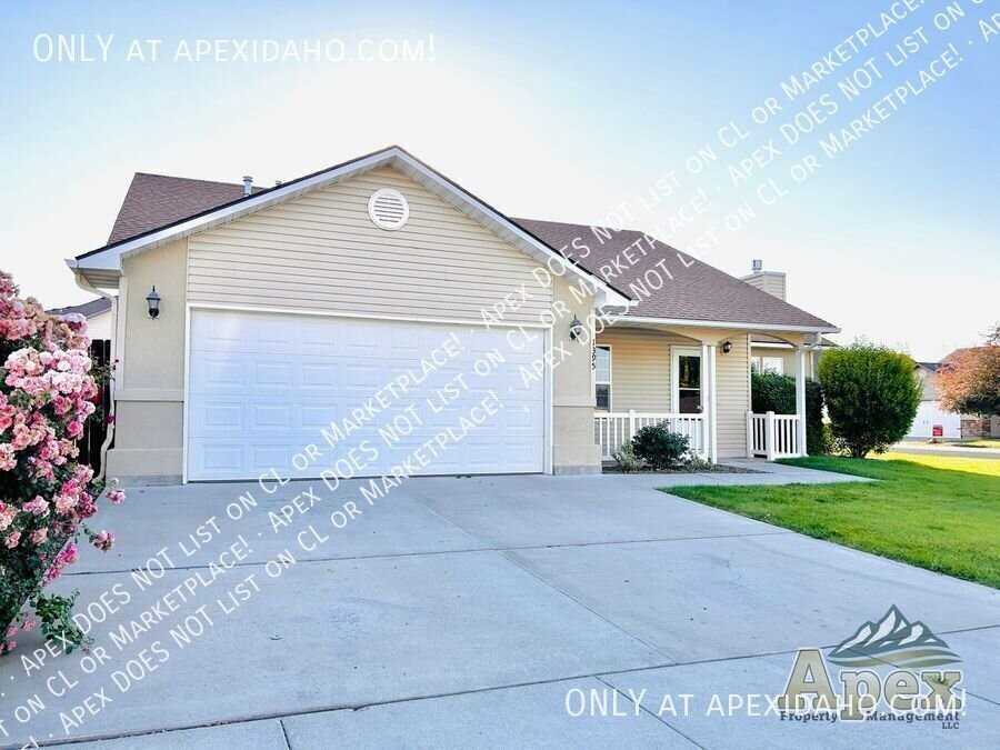 1395 Cody Ct - Photo 2 of 22