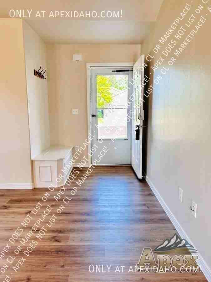 1395 Cody Ct - Photo 3 of 22