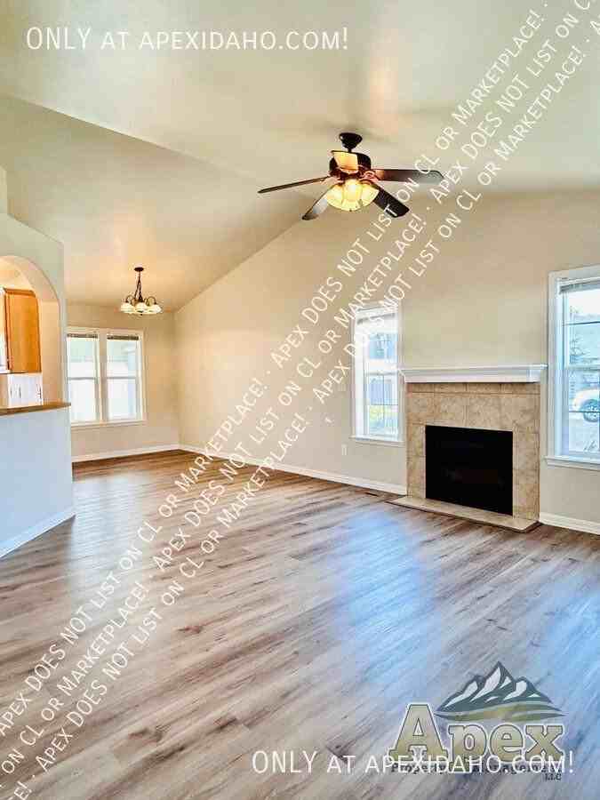 1395 Cody Ct - Photo 4 of 22