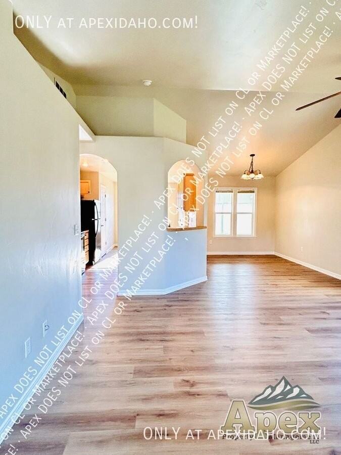 1395 Cody Ct - Photo 5 of 22