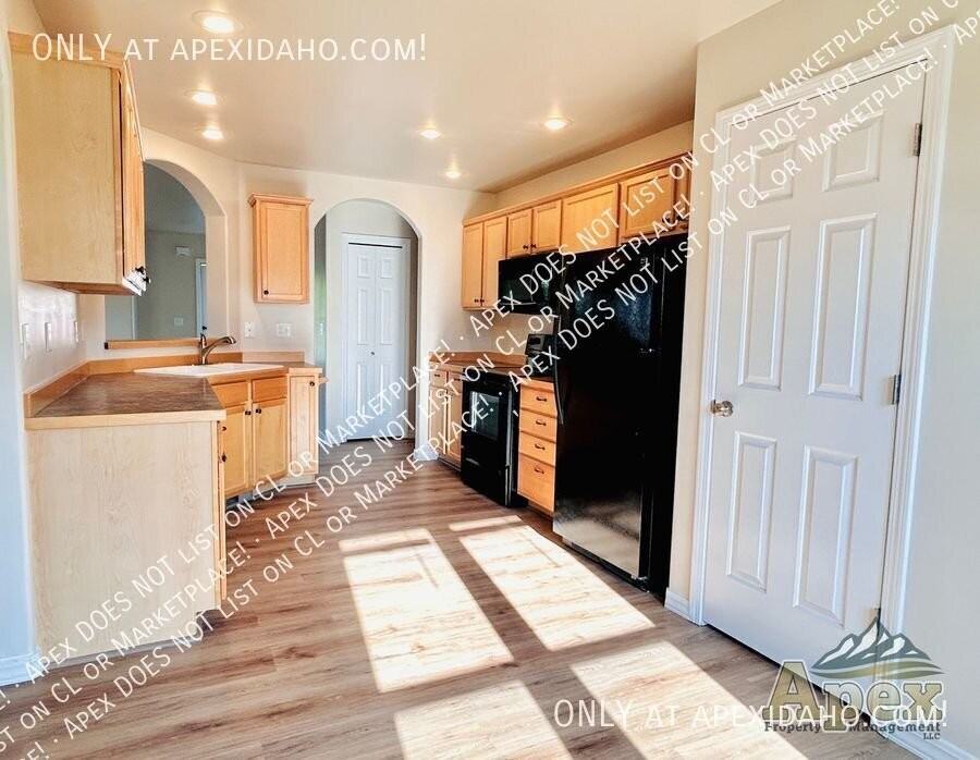 1395 Cody Ct - Photo 6 of 22