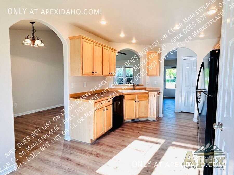 1395 Cody Ct - Photo 7 of 22