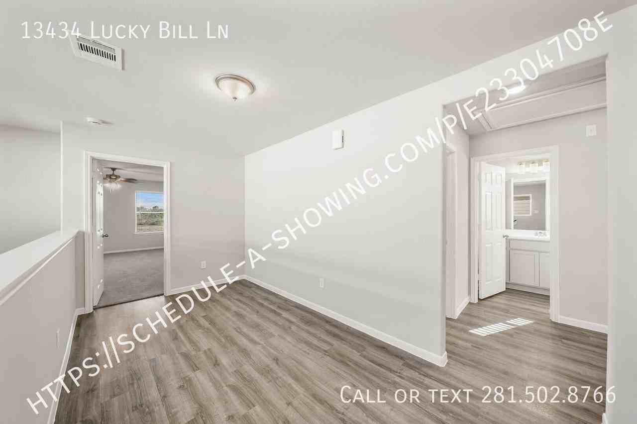 13434 Lucky Bill Ln - Photo 4 of 11