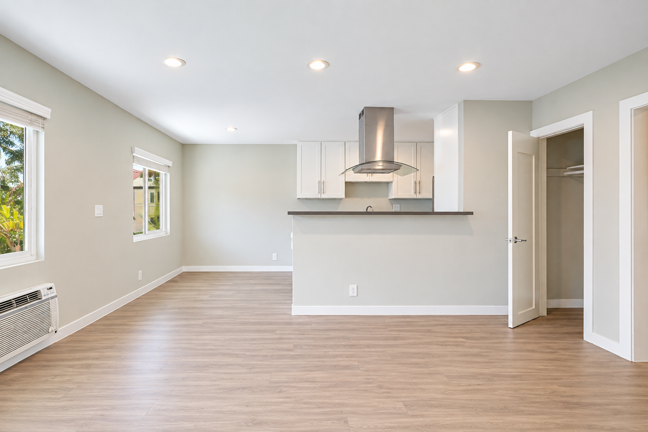 5622 La Mirada Ave - Photo 7 of 12