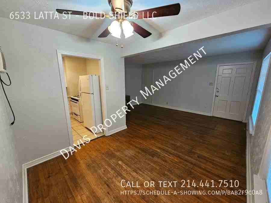 6533 Latta St - Photo 3 of 12