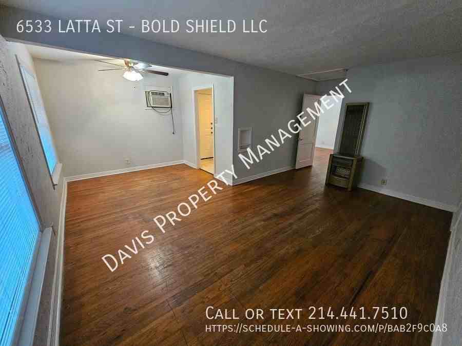 6533 Latta St - Photo 4 of 12