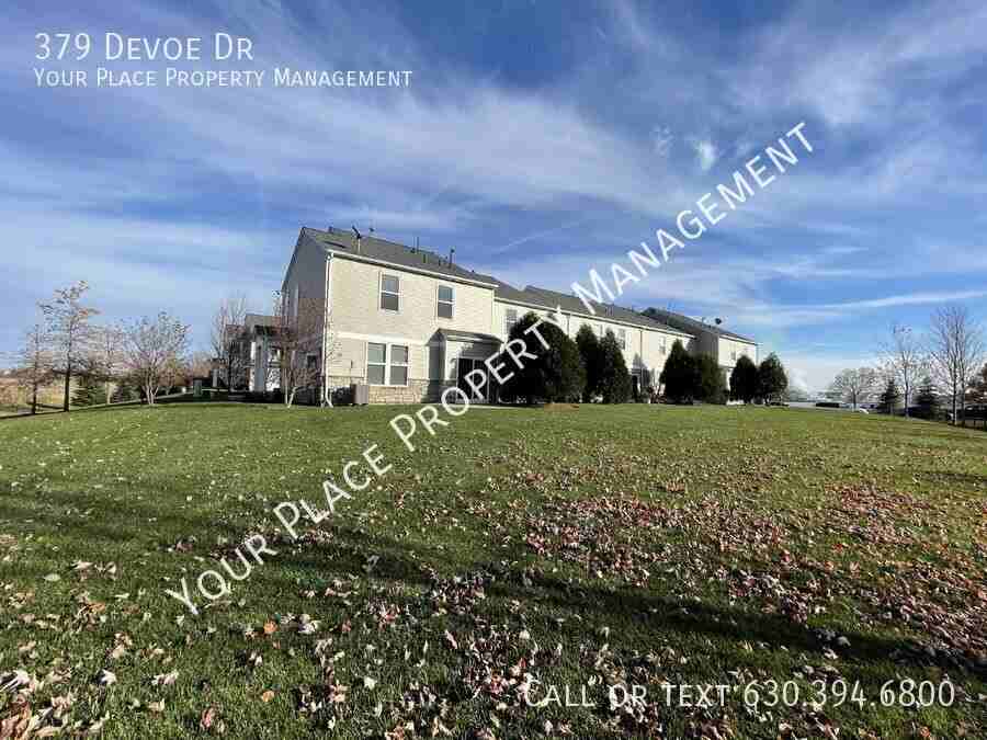 379 Devoe Dr - Photo 3 of 31