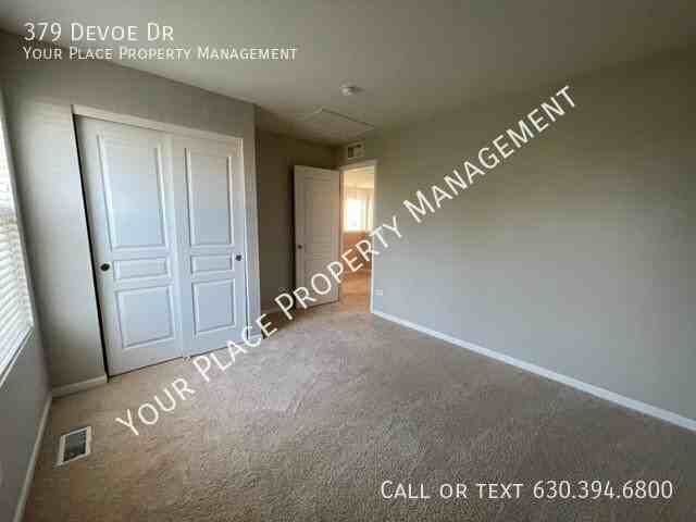 379 Devoe Dr - Photo 7 of 31